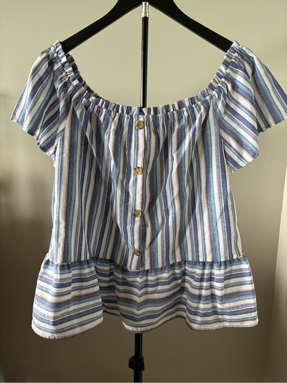 NWOT Vine & Love Size Large Striped Off-Shoulder Top in Blue and White